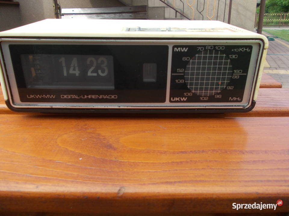 Zegar klapkowy z radiem czasy PRL Dęblin