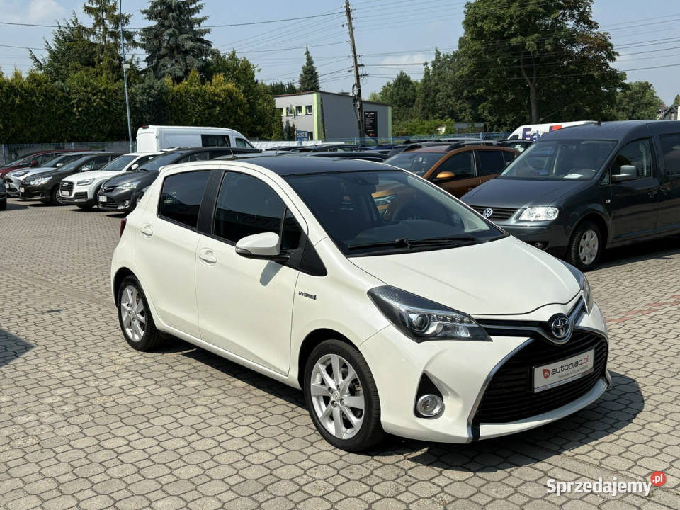 Toyota Yaris 15 Hybrid Biała PerłaKamera czujnik deszczu