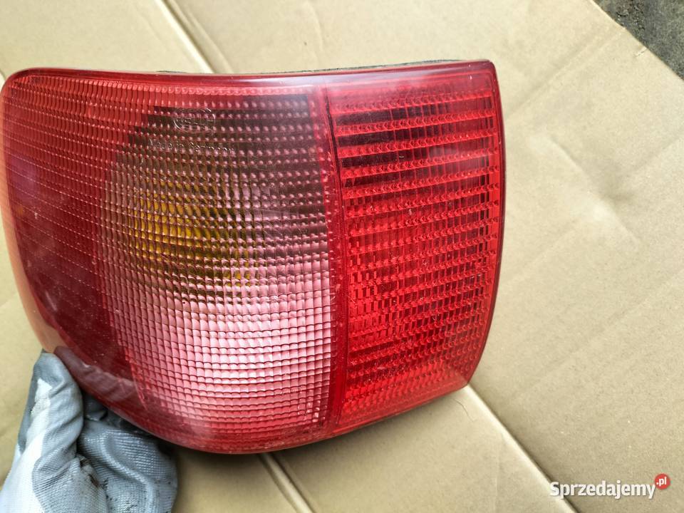 AUDI 80 B4 80B4 SEDAN LAMPA TYŁ TYLNA LEWA HELLA osobowe lubelskie Kamień-Kolonia sprzedam