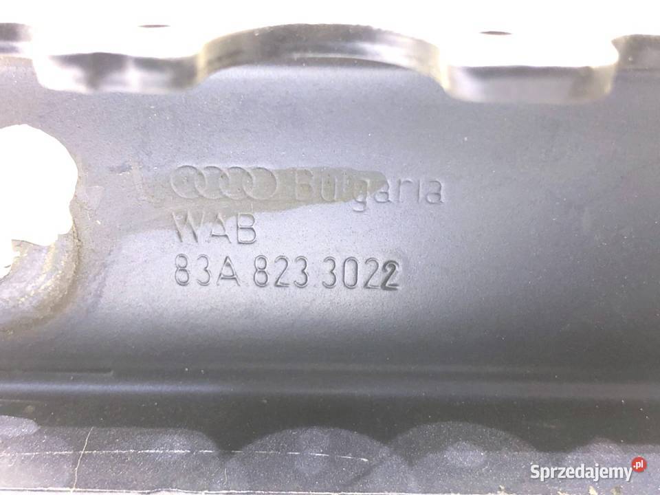 ZAWIAS MASKI PRAWY PRZÓD AUDI Q3 II SUV Navarra