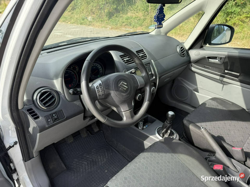 Suzuki SX4 16 Benzyna Serwisowany Gwarancja VAT marża Piekoszów sprzedam