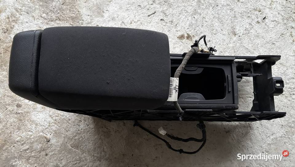 Podłokietnik Opel astra j osobowe lubelskie Leopoldów