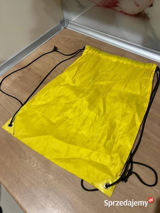Żółty worek z czarnym wiązaniem Reda sprzedam