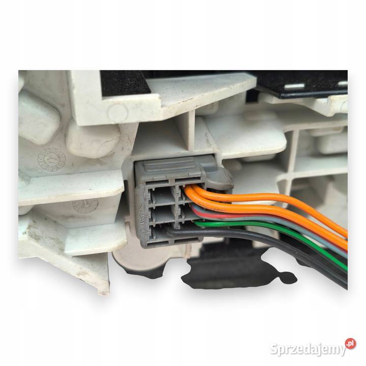 LAMPA PRAWA Volvo V50 I LIFT 20072012 tylna Chełm