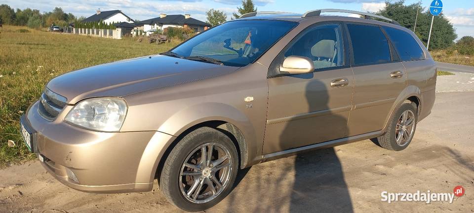 Chevrolet Lacetti 16 BG hak ważne opłaty w pełni Skaryszew