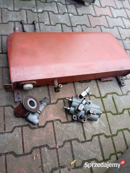 Zbiornik oleju hydraulicznego z rozdzielaczem Lublin