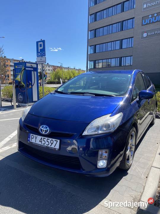 Sprzedam Toyora Prius 30 2010 sprawny opłatach i 1800cm3 sprzedam