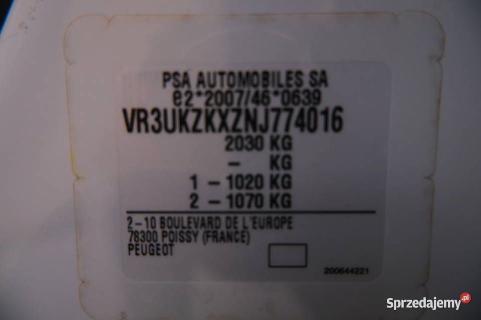 PEUGEOT E2008 2022 EE 136 0cm3 sprzedam