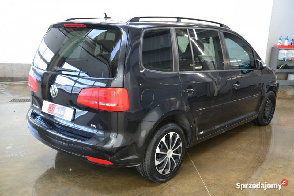 Volkswagen Touran 16 diesel 105 automat lakier metallic Samochody osobowe Kęty