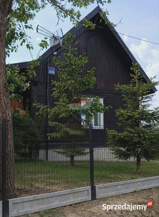 Klimatyczny drewniany dom wśród lasów w stylu Domy Głęboka Droga
