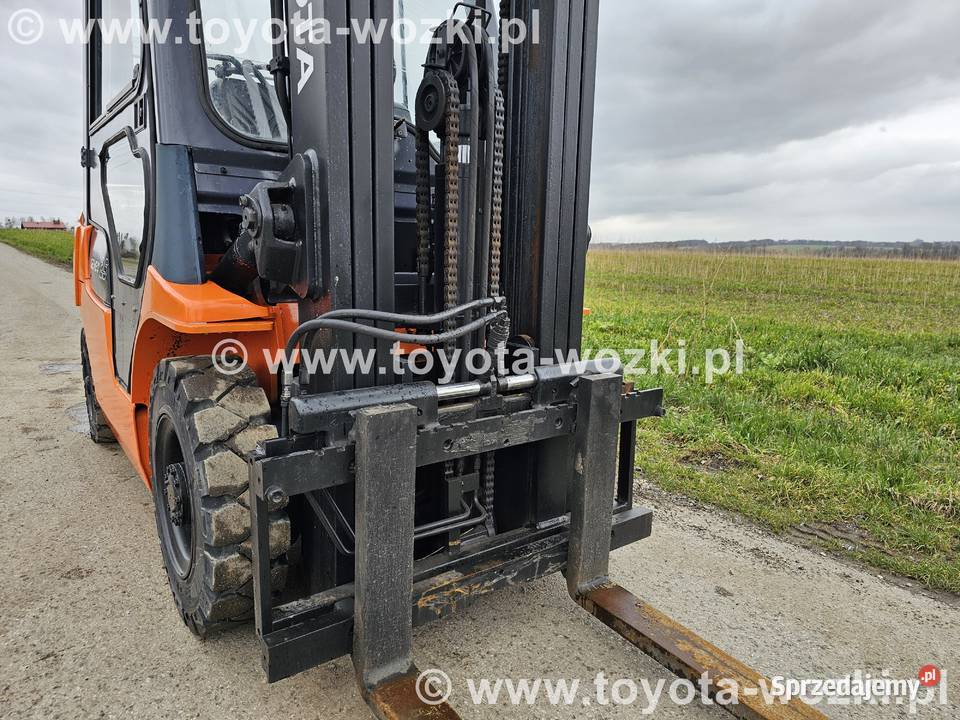 Wózek widłowy TOYOTA 7FDF25 triplx TOYOTA 7FD25 Wózki widłowe małopolskie Wadowice