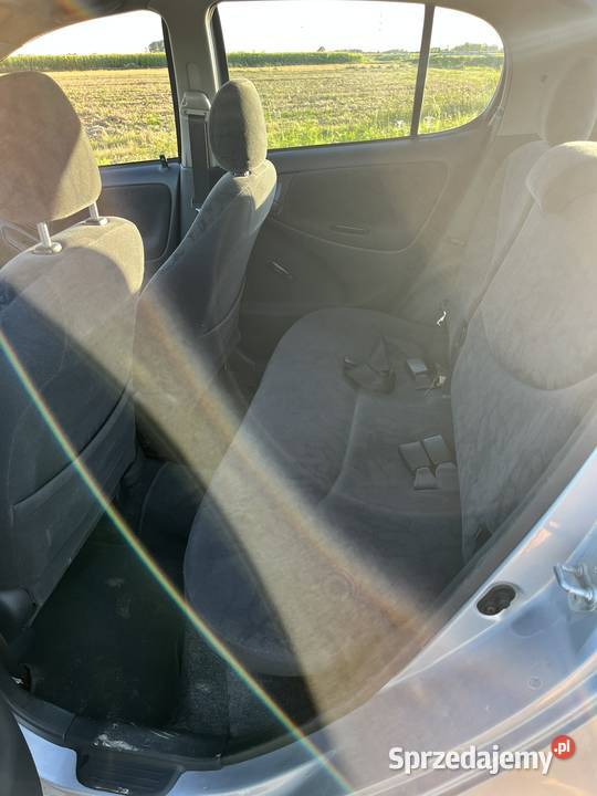 sprzedam toyota yaris 2001 silnik 13 1300cm3