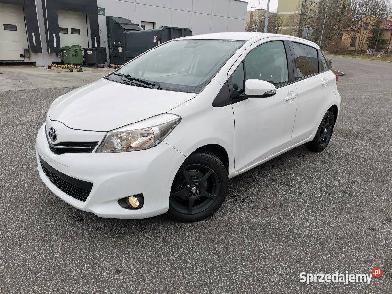 Bezwypadkowa i serwisowana Toyota Yaris światła przeciwmgielne Tarnów