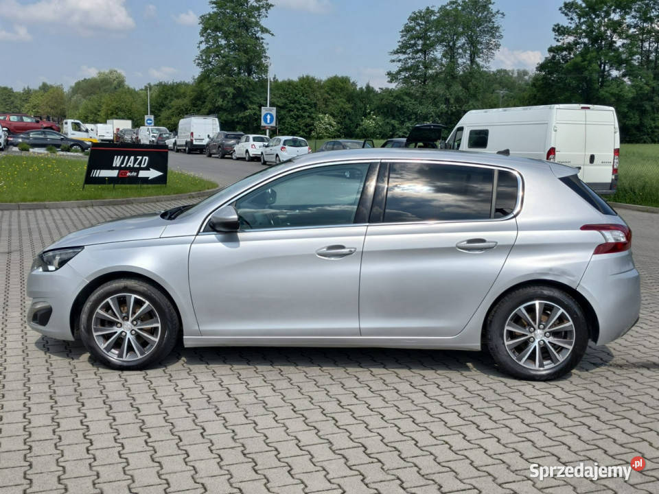 Peugeot 308 12 benzyna 130 6biegów full ledy Kęty sprzedam
