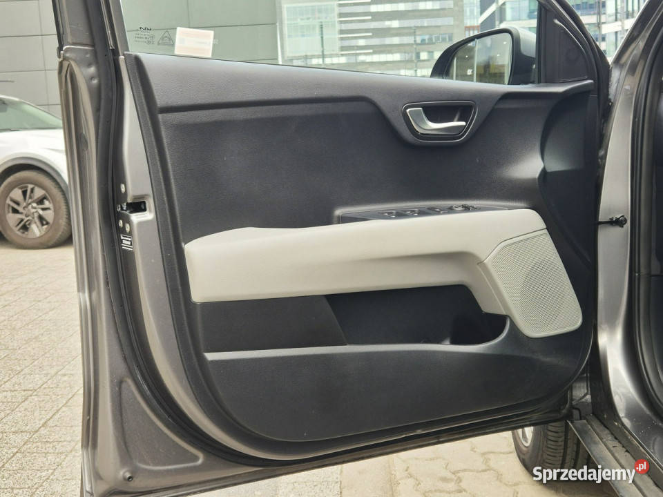 Kia Stonic 10 100 6MT Wersja L Salon Serwisowany światła LED Łódź sprzedam