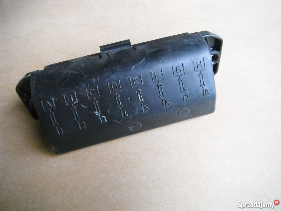 Skrzynka bezpieczników 8 krotna FIAT 126p SN18 mazowieckie Chlewiska