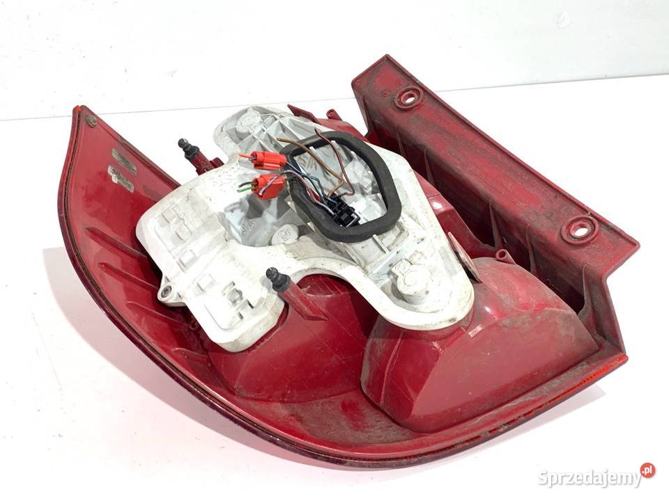 LAMPA PRAWY TYŁ SKODA YETI 5L0945096 Crossover