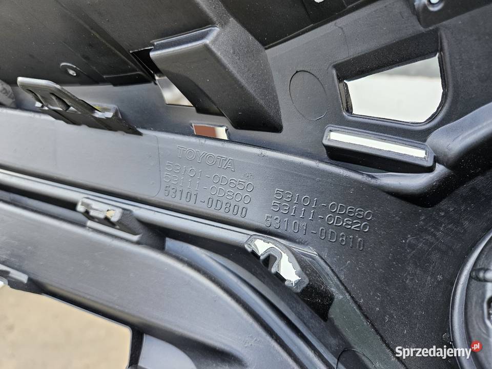 TOYOTA YARIS III 3 LIFT 1417 GRILL ATRAPA Międzychód