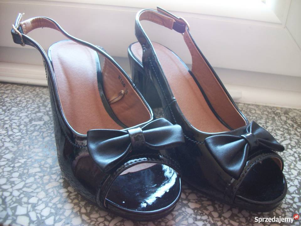Buty na klockowym obcasie