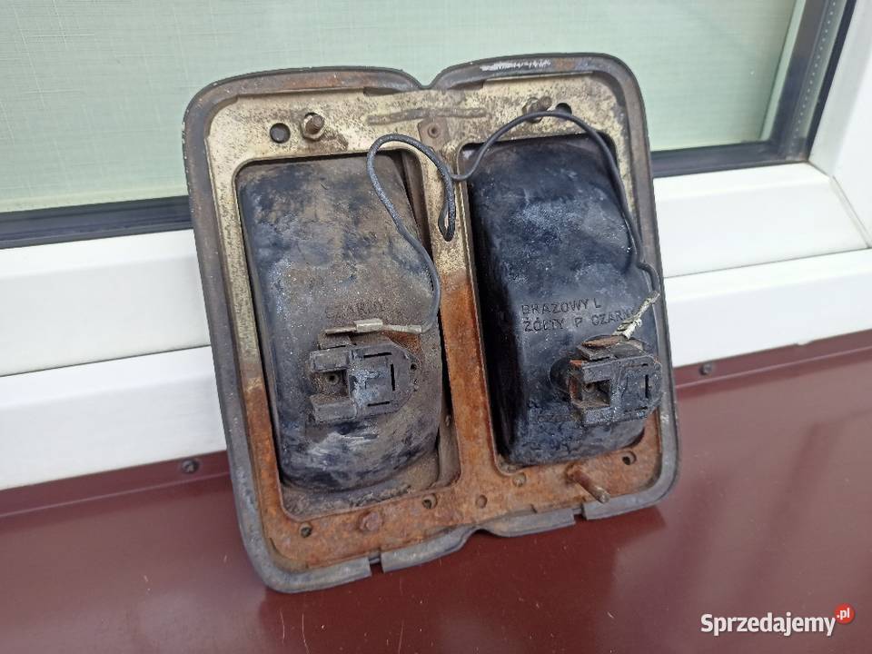 Fiat 125p lampa tył tylna prawa stary typ Sieradz