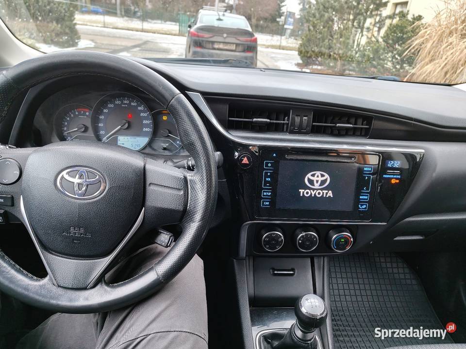 Corolla 14 LPG LIFT 2017 Salon Corolla Poznań sprzedam