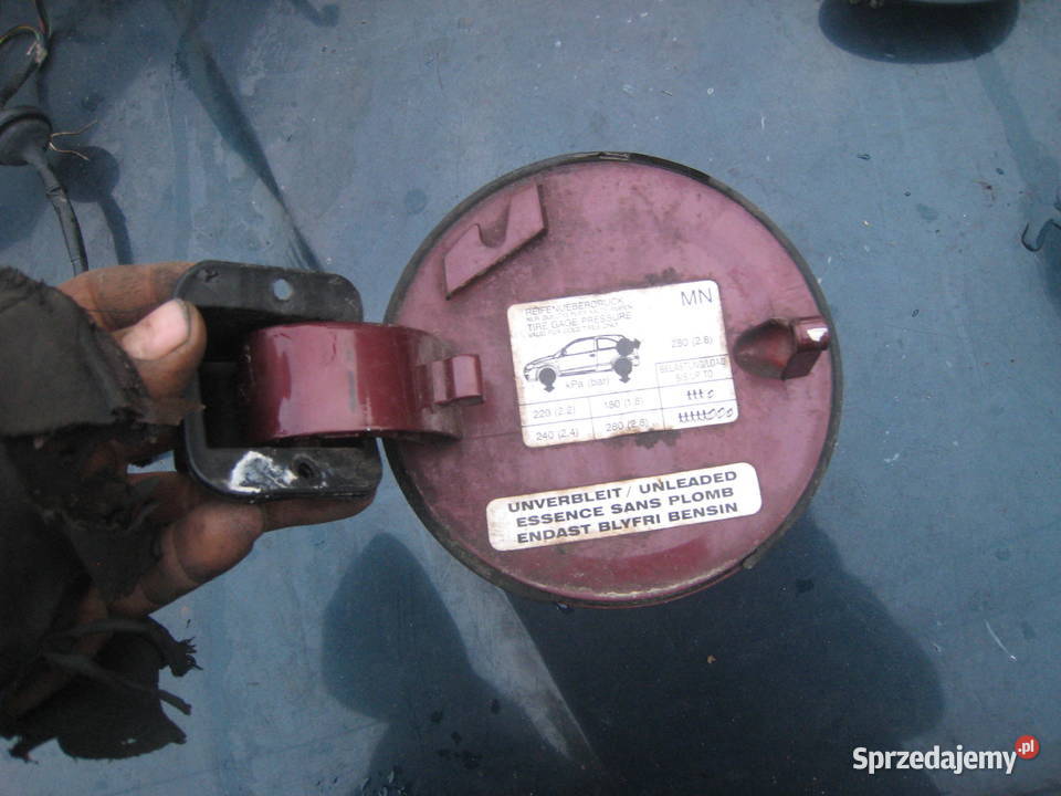 Klapka wlewu paliwa Opel Corsa C 0006 bordowa małopolskie Kraków sprzedam