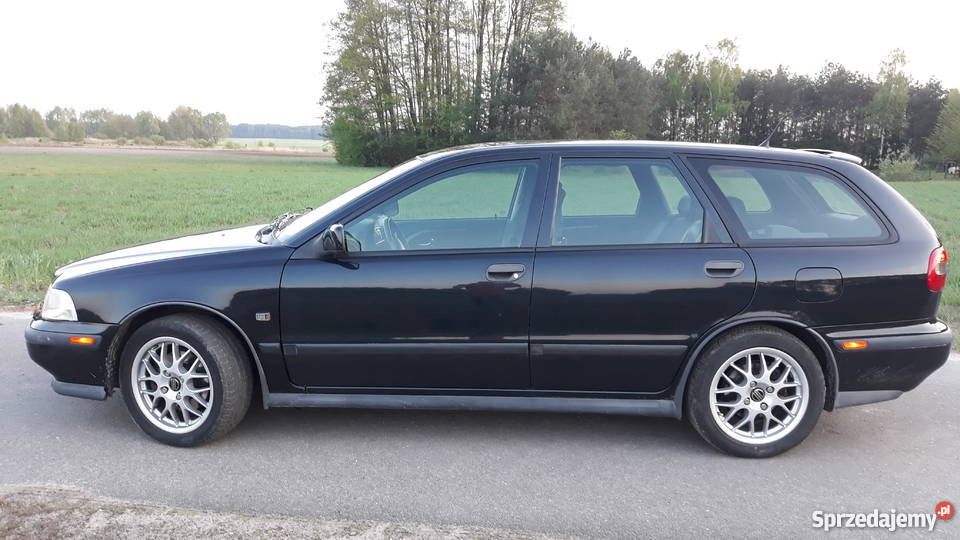 Volvo v40 19 t4 200 Gozdy