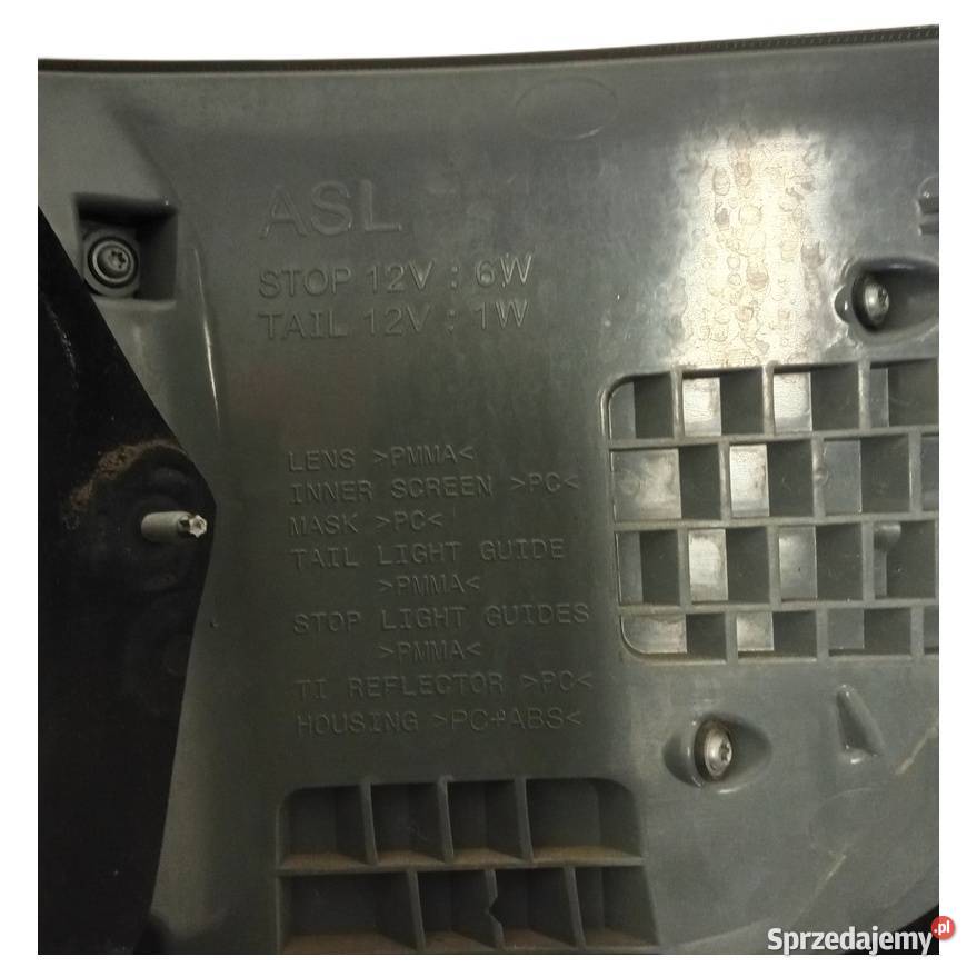 Lampa tylna prawa Toyota Avensis T27 Kombi prawe