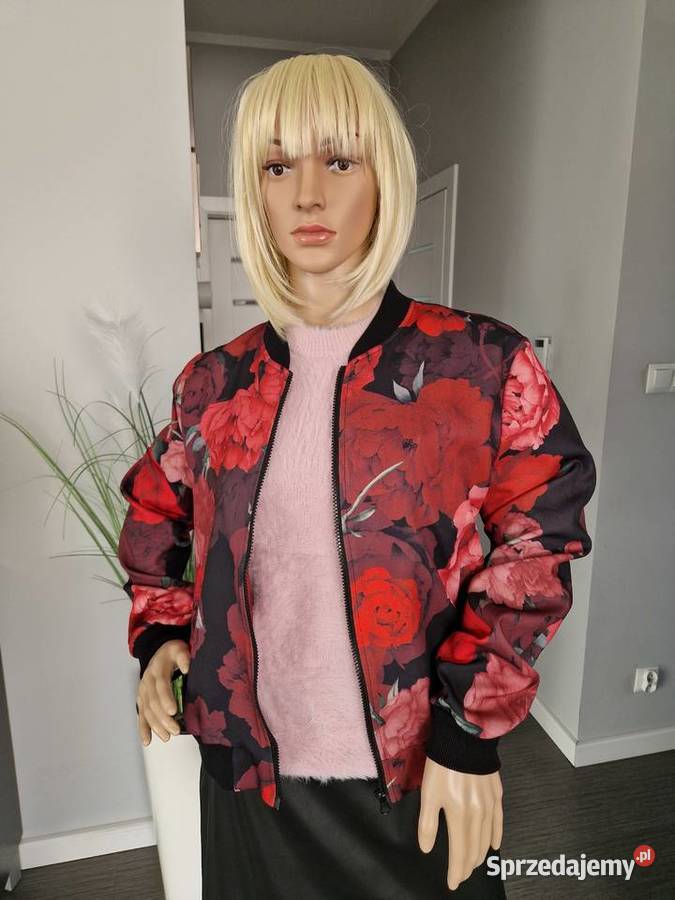 Lekka kurtka zapinana na zamek Nowogard