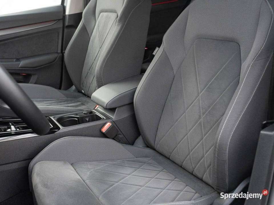 Volkswagen Golf CT784AP15 TSI EVO Style DSG Pępowo