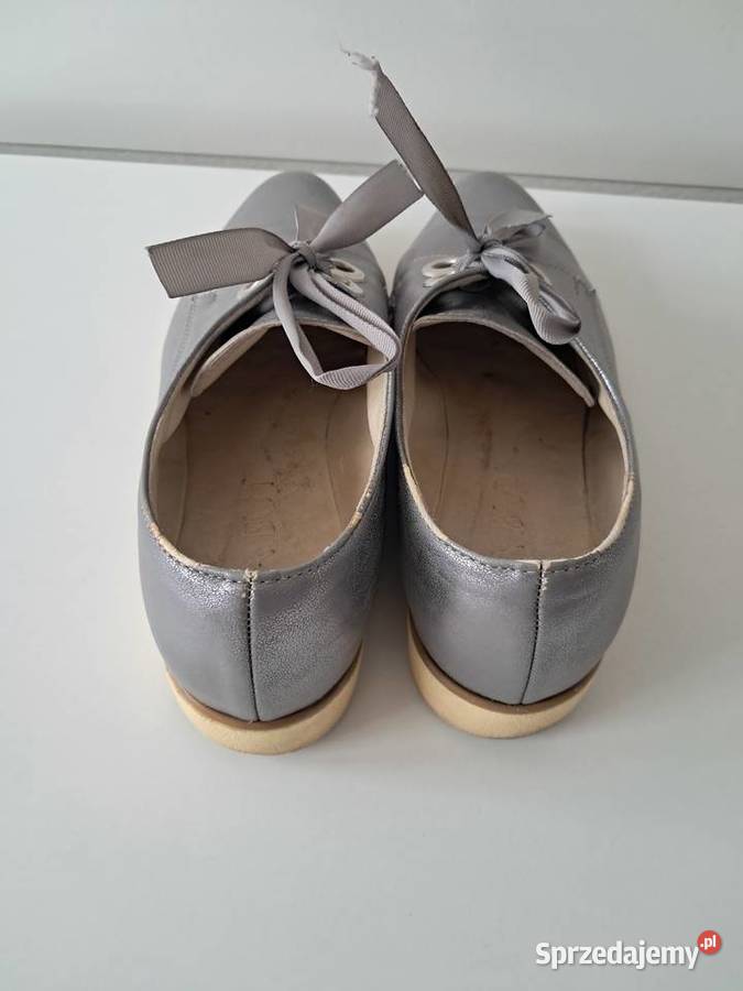 Buty damskie półbuty srebrne Aga But do