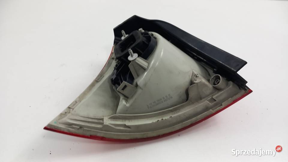 VW GOLF V HB LAMPA TYŁ PRAWA osobowe Zbierkowo