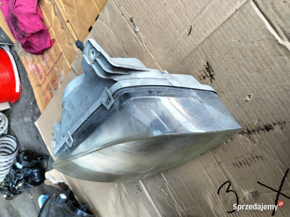 LAMPA PRZEDNIA PRZÓD PRAWA SUBARU JUSTY Części