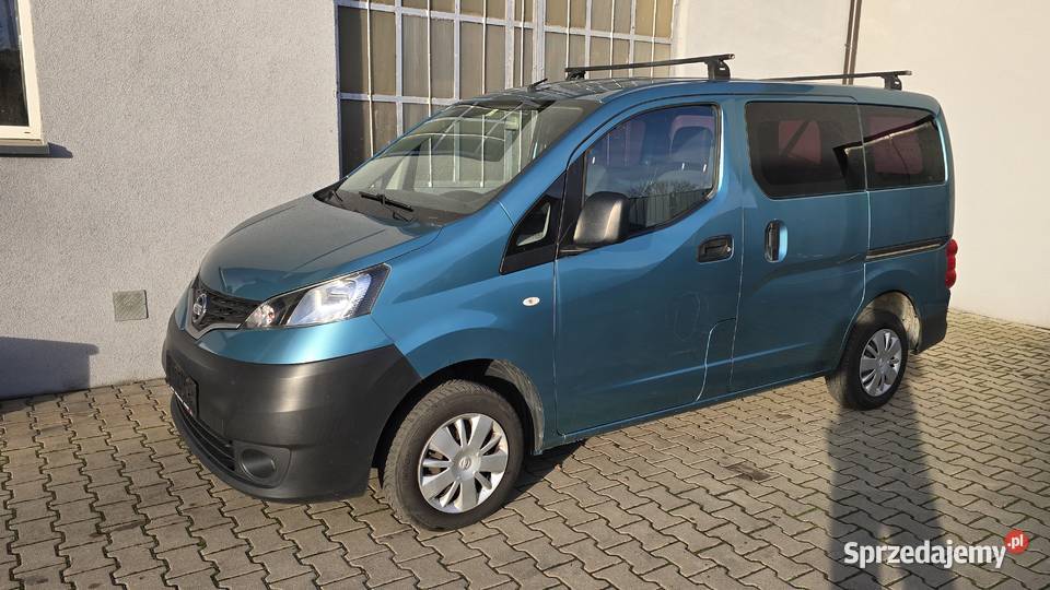 Nissan NV 200 16 benzyna 2010r 5 osób opolskie Nowy Świętów