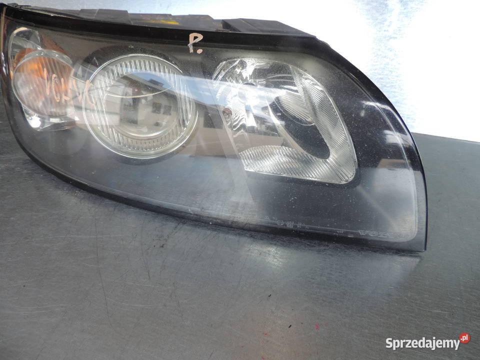 VOLVO V50 S40 II LAMPA PRAWY PRZÓD 30698874 osobowe małopolskie Nowy Sącz