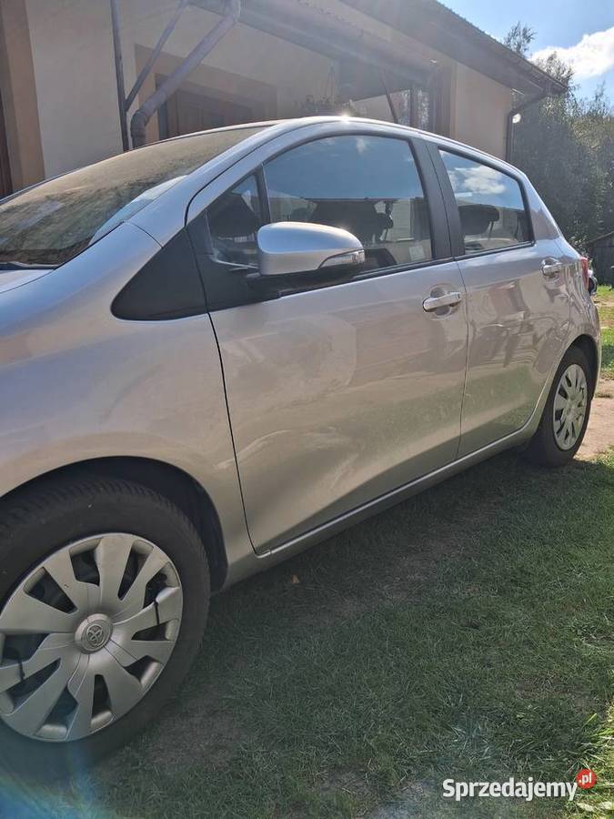 Sprzedam toyotę yaris 2016 r nieuszkodzony Yaris Łowicz sprzedam