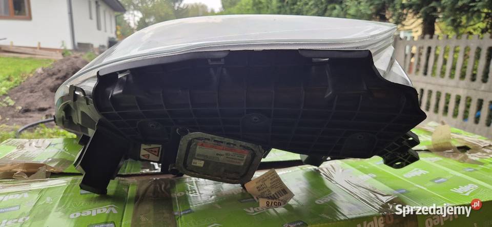 FORD Kuga MKII Escape 2017 REFLEKTOR LAMPA osobowe Łódź