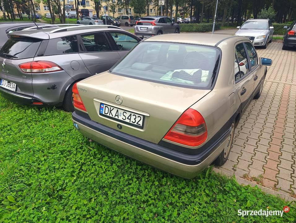 Mercedes C180