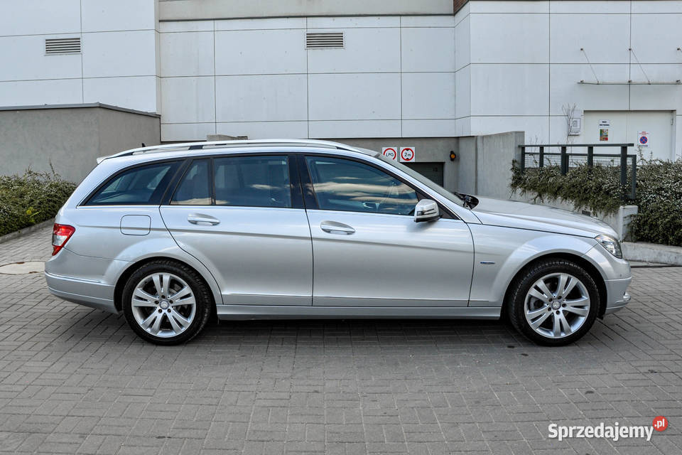 MercedesBenz Klasa C 18 184 Automat Rok produkcji 2010 dolnośląskie sprzedam