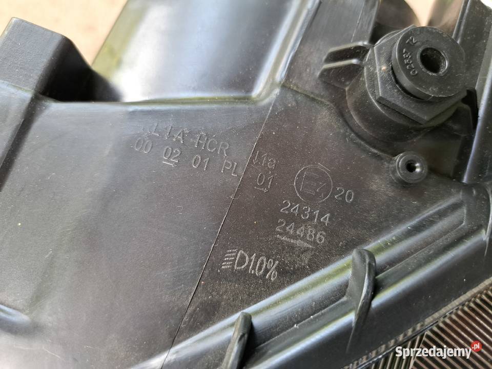 Skoda Octawia III reflektor Halogen przód L