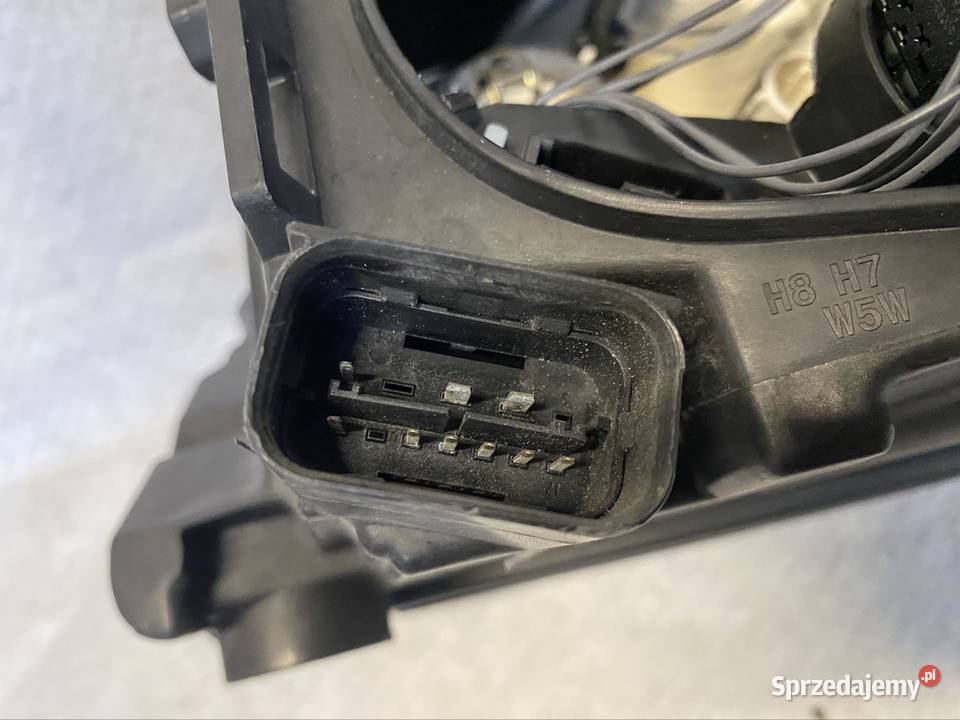Lampa prawy przód BMW X1 E84 zwykła 89093494 Jasienica
