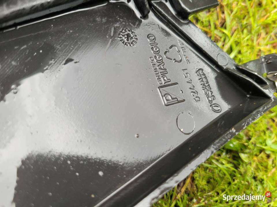 plug bok owiewka prawa Piaggio MP3 125 500 Piła sprzedam