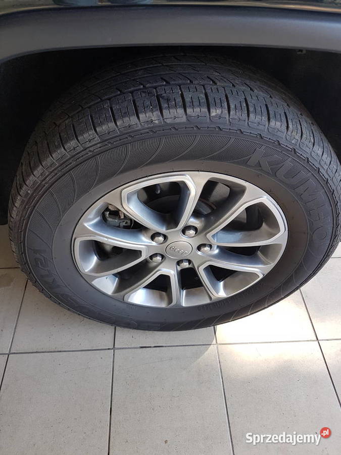 26560r18 Khumo Suv all seasons