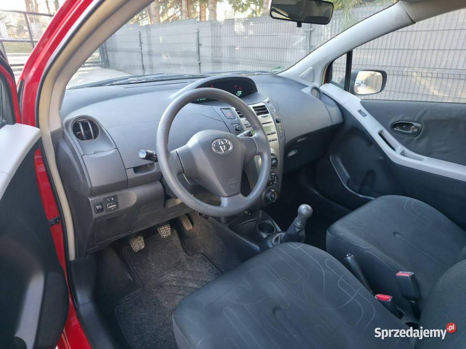 Toyota Yaris 10 Benzyna Serwisowany Gwarancja II sprzedam
