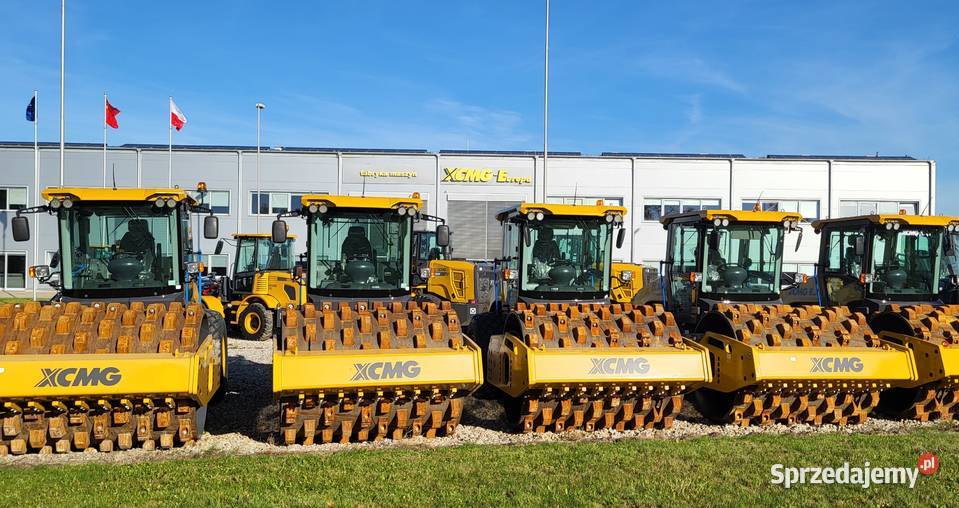 Walec okołkowany XCMG XS135T