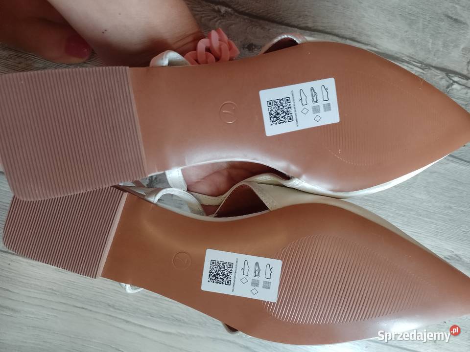 40 ASOS Białe baleriny wieczorowe z odkrytą Kraków