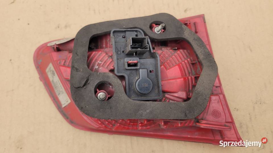 VW TOUAREG II 7P TYLNA PRAWA LAMPA ZWYKŁA W Lampy tylne Ruda Śląska