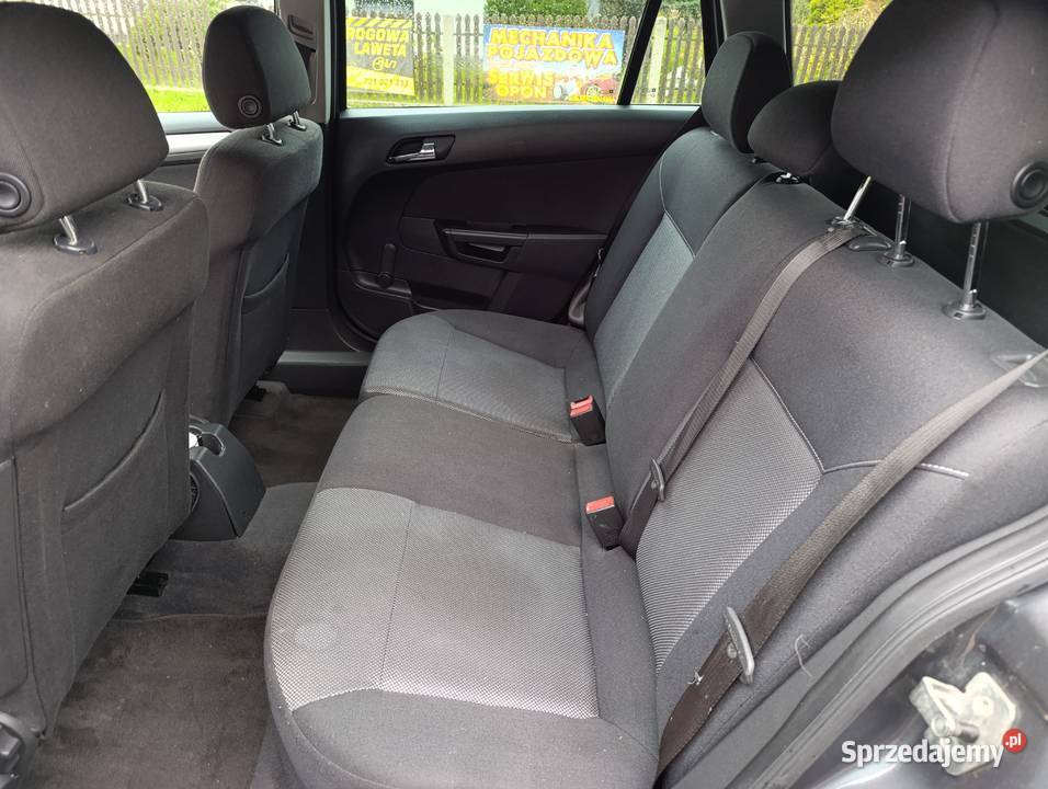 Opel Astra H kombi 14 benzyna 2010r hak 186100km Lgota-Mokrzesz