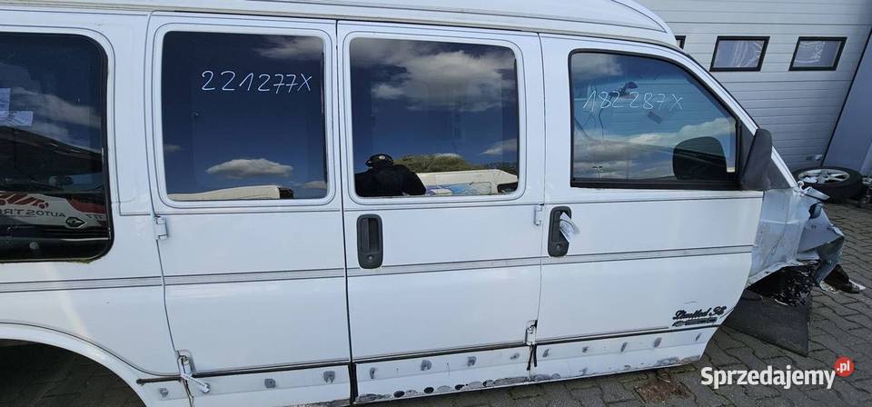 DRZWI PRAWE TYŁ CHEVROLET EXPRESS BOCZNE osobowe Lipno