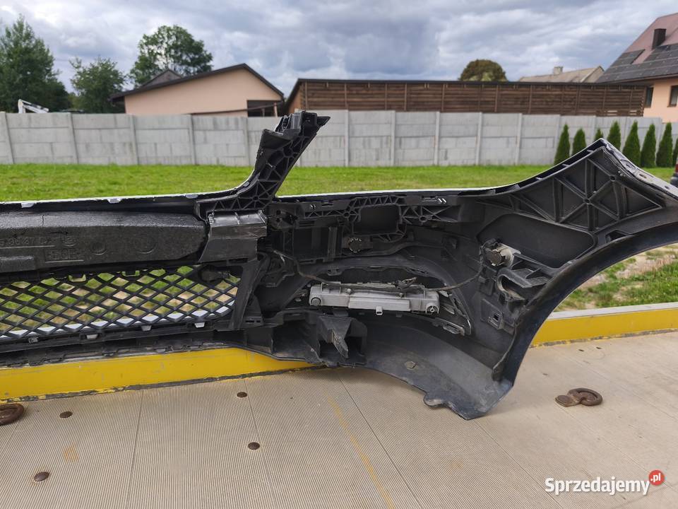 sprzedam kompletny zderzak Mercedes w 204 lift